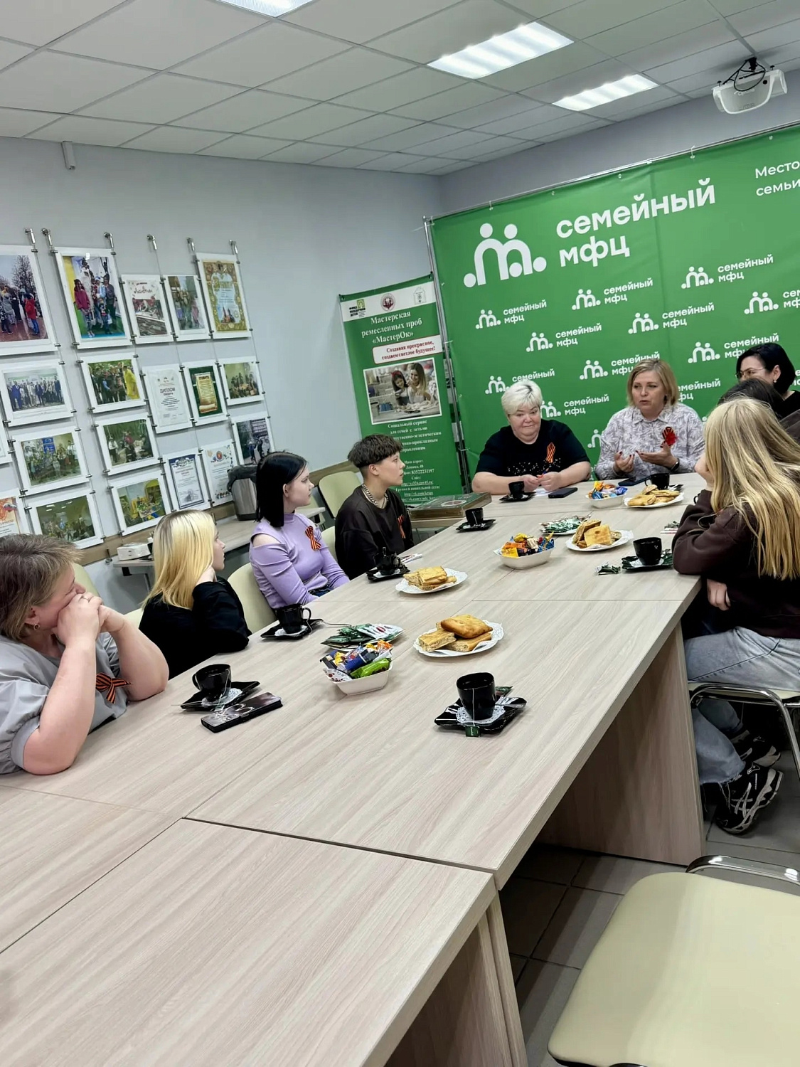 ВОСПИТАННИЦЫ-ВЫПУСКНИЦЫ ЦЕНТРА ПОМОЩИ ДЕТЯМ №1 ВСТРЕТИЛИСЬ С УСПЕШНЫМИ ЖЕНЩИНАМИ